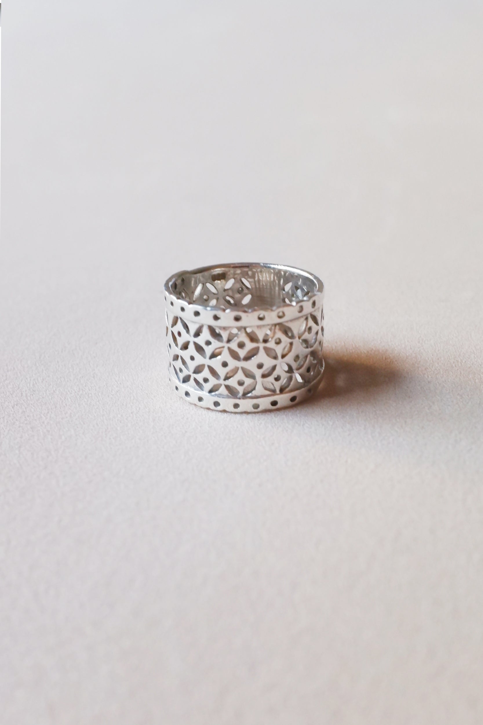 Vintage 純銀雕花古董寬戒