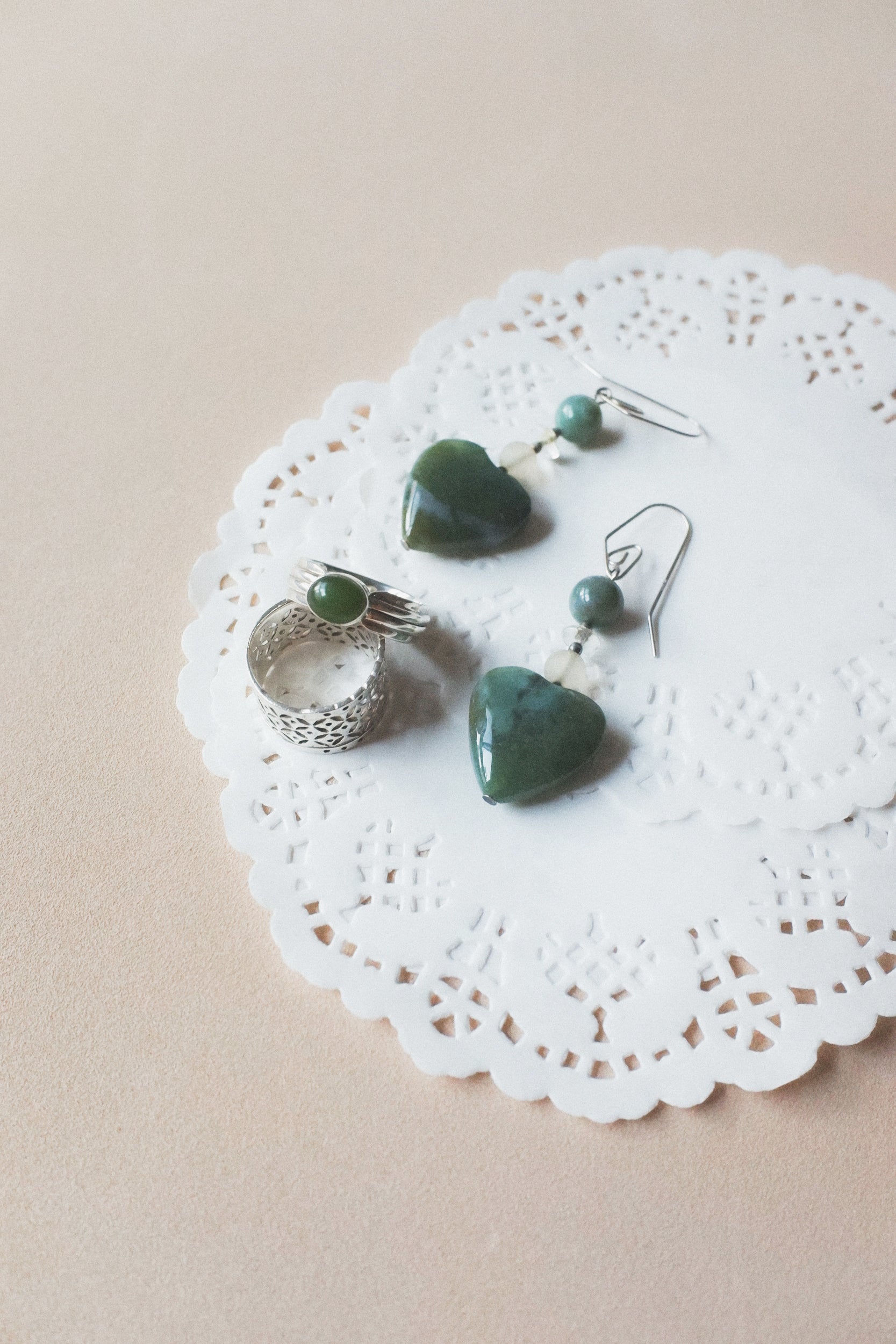 Vintage 圓潤深綠玉石古董戒