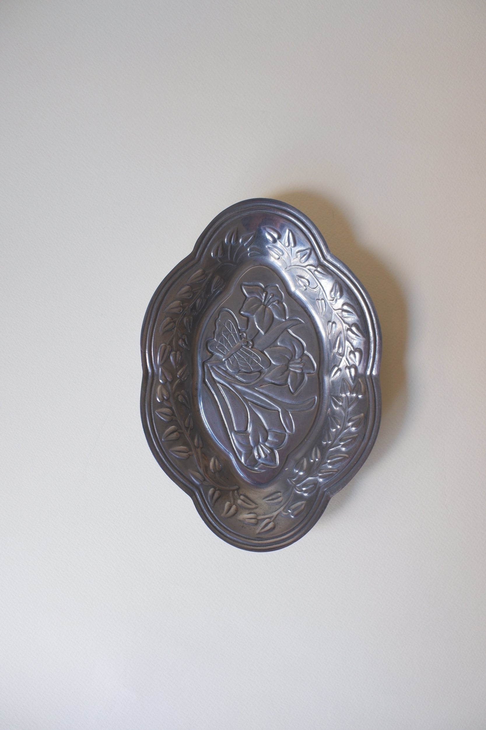 Vintage Lenox鋁製花卉浮雕橢圓小盤