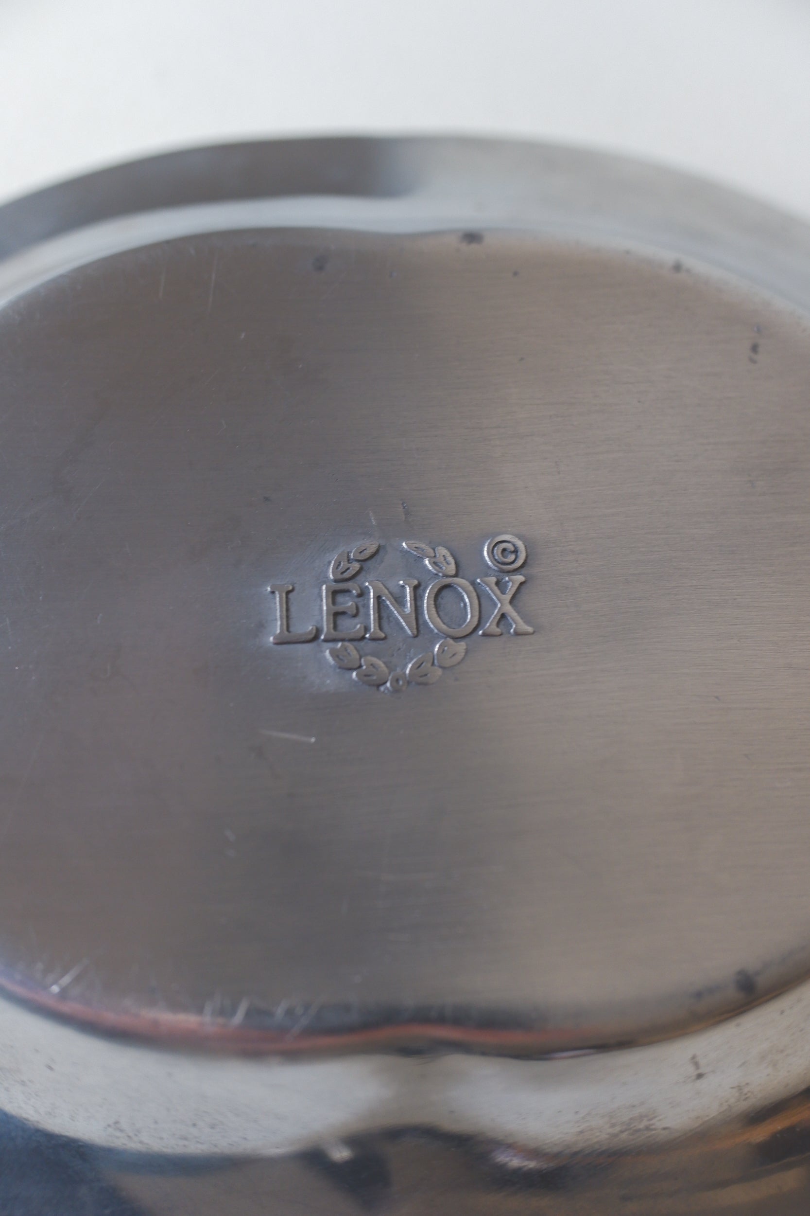 Vintage Lenox鋁製花卉浮雕橢圓小盤