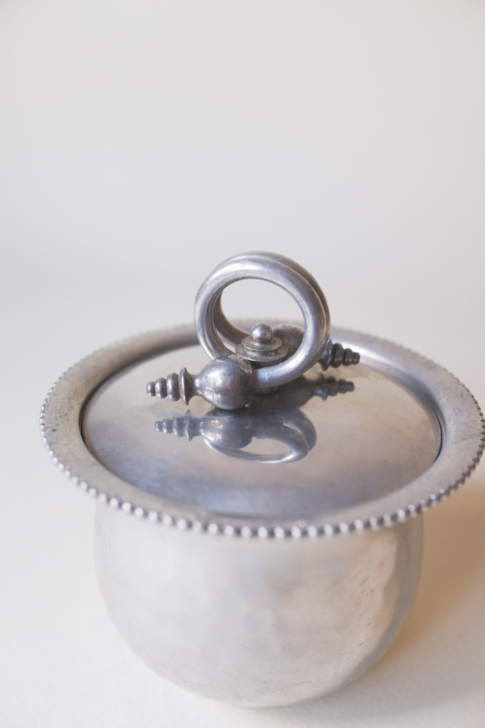 Vintage 鋁製曲線把手收納罐