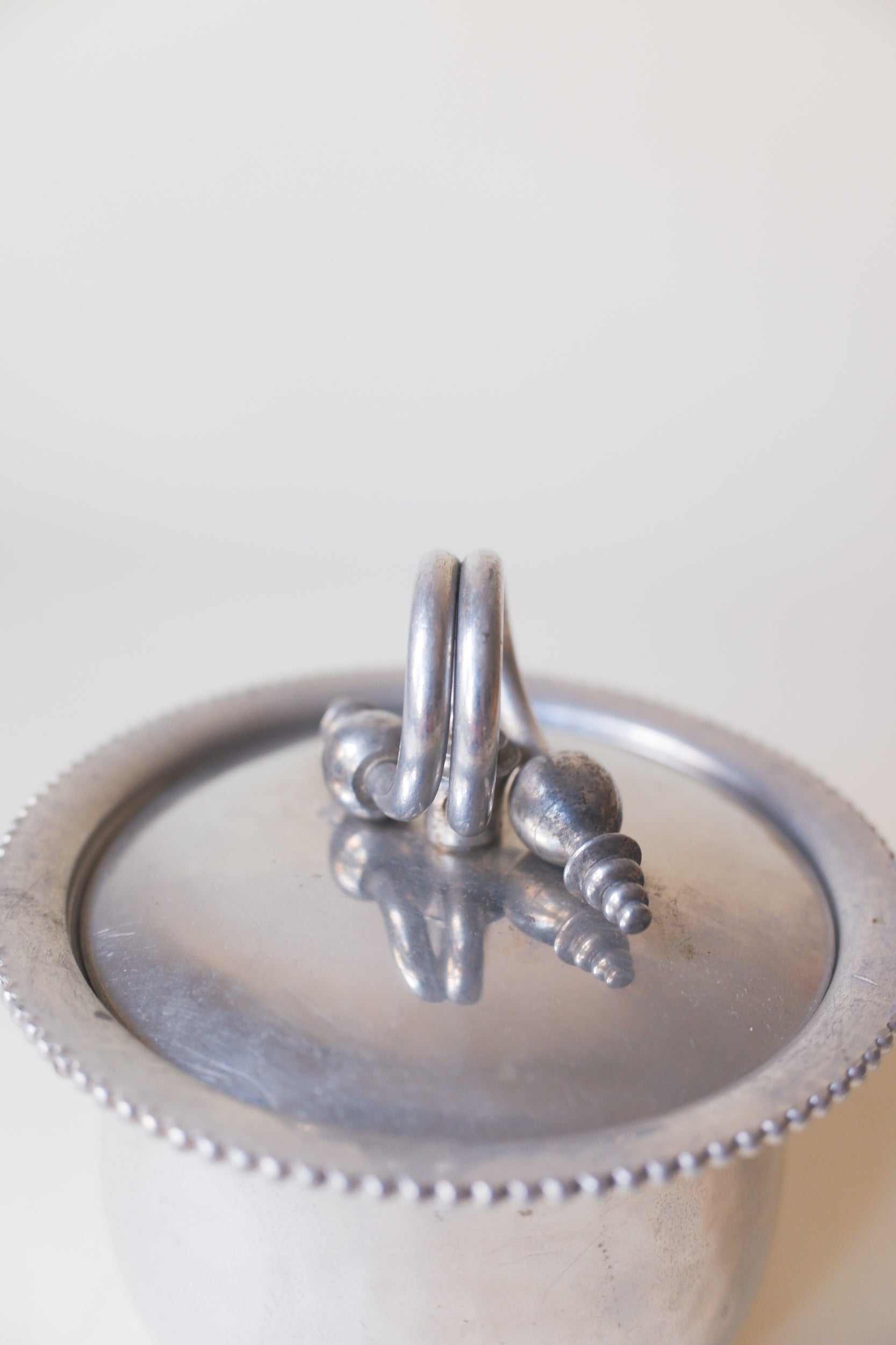 Vintage 鋁製曲線把手收納罐