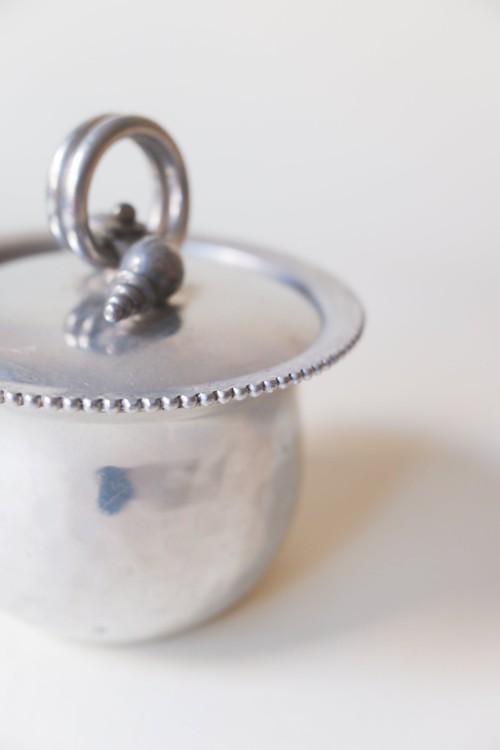 Vintage 鋁製曲線把手收納罐