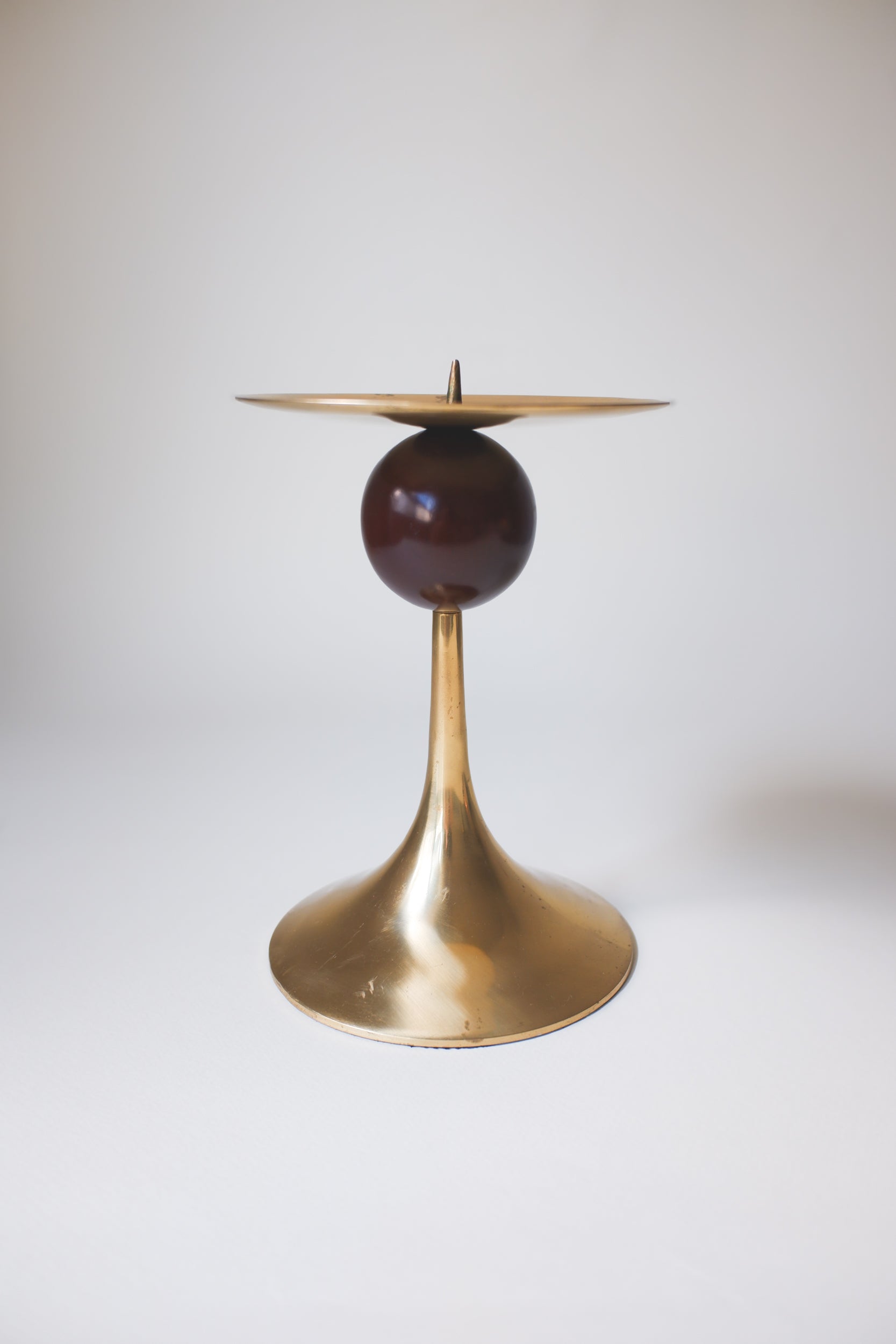 Vintage 中世紀黃銅木球造型燭台