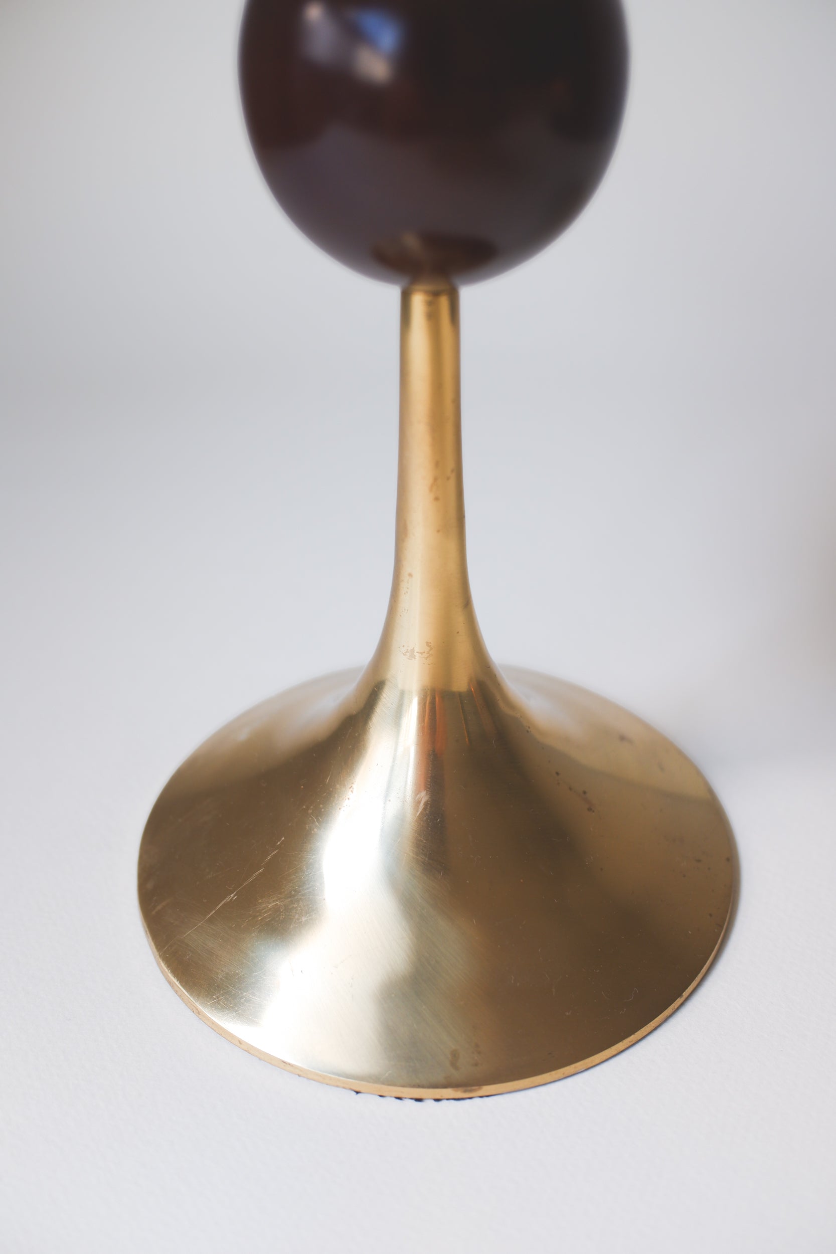 Vintage 中世紀黃銅木球造型燭台