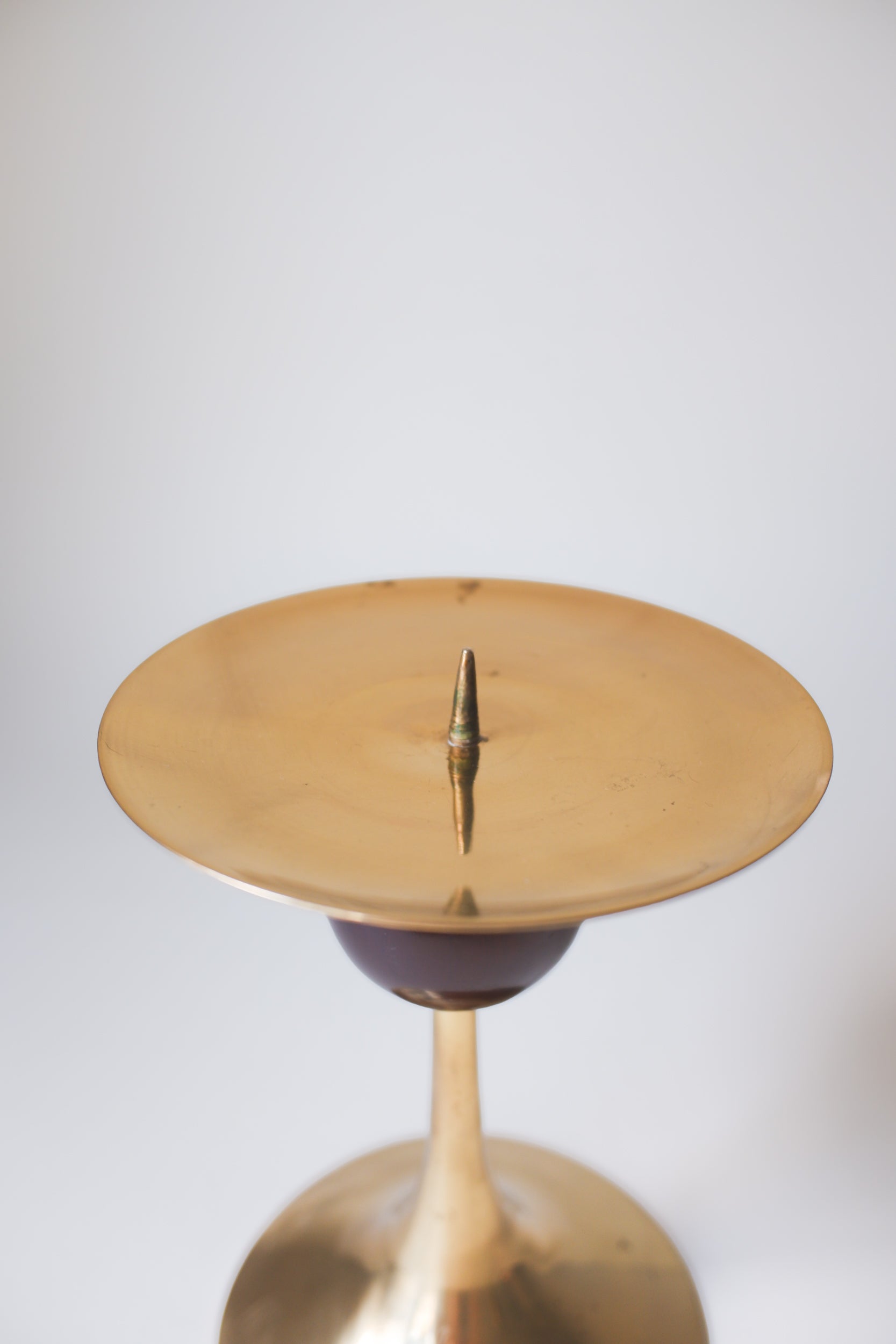 Vintage 中世紀黃銅木球造型燭台