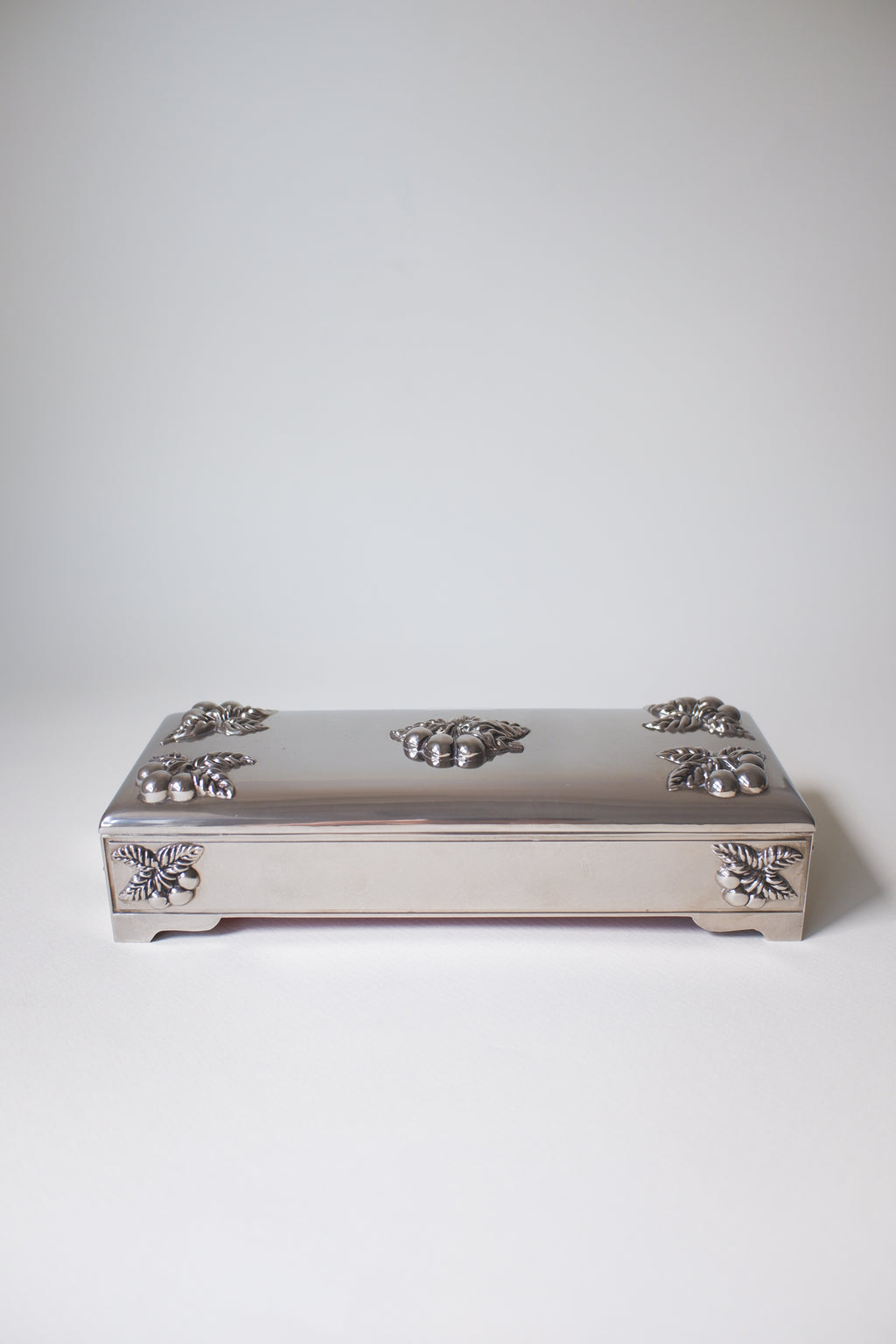 Vintage 鍍銀櫻桃浮雕首飾收納盒