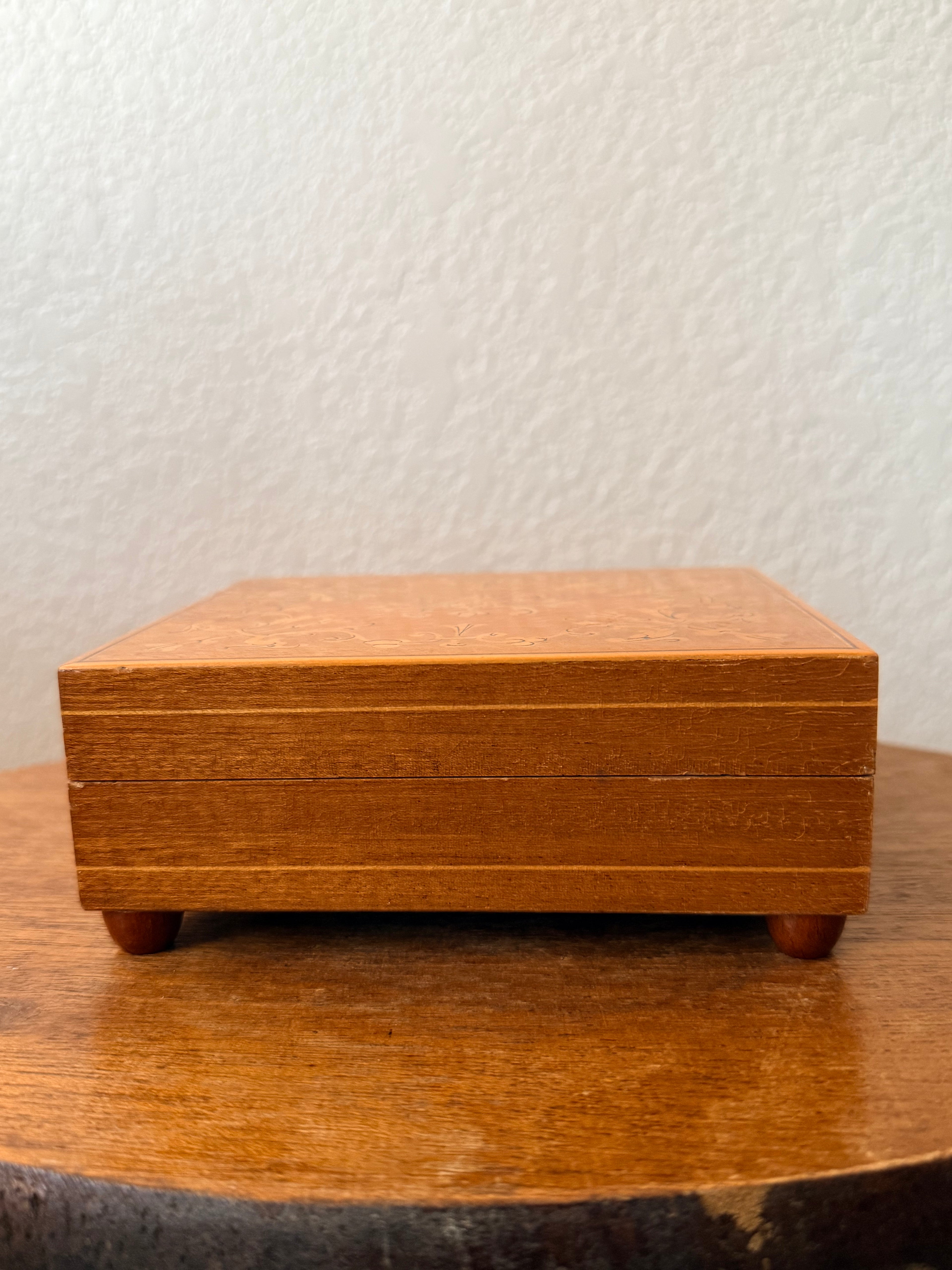 Vintage 瑞士木製音樂盒