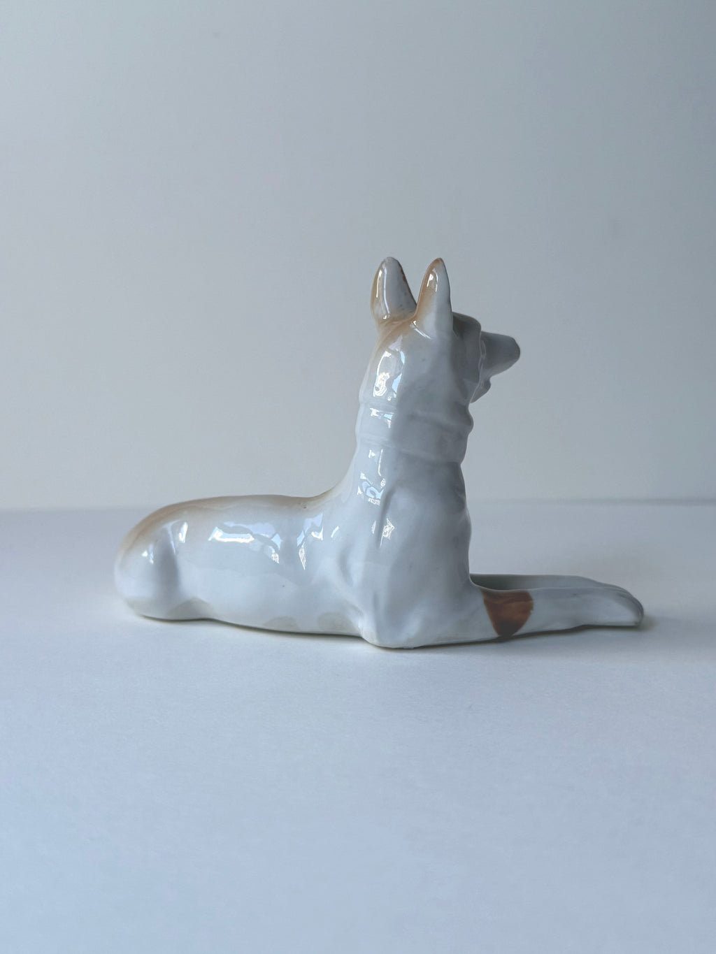 Vintage ceramic figurine｜修長陶瓷獵犬