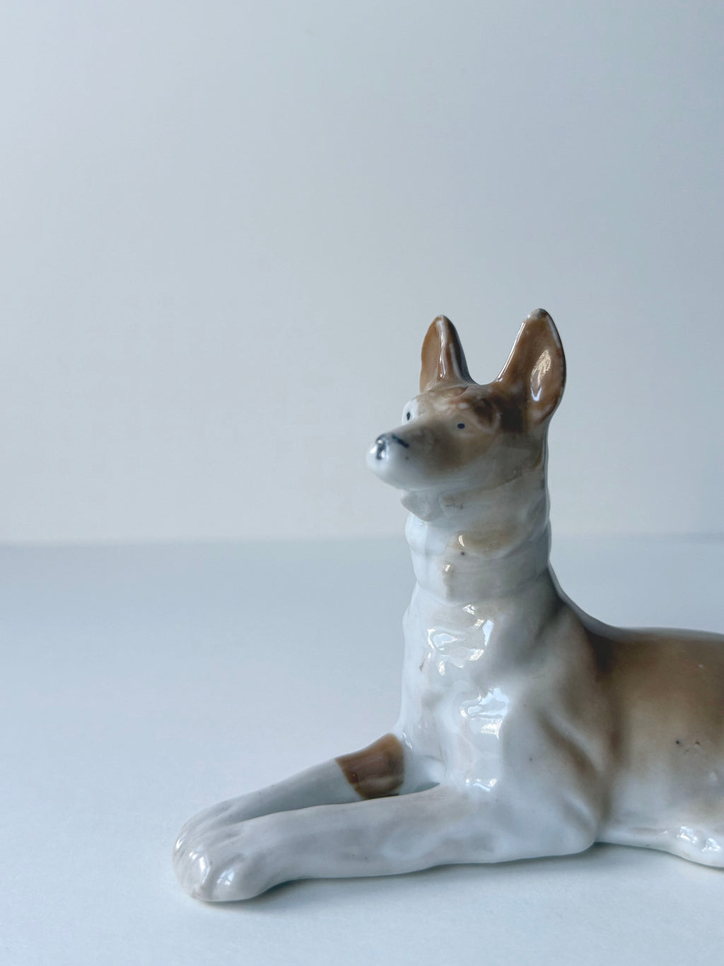 Vintage ceramic figurine｜修長陶瓷獵犬