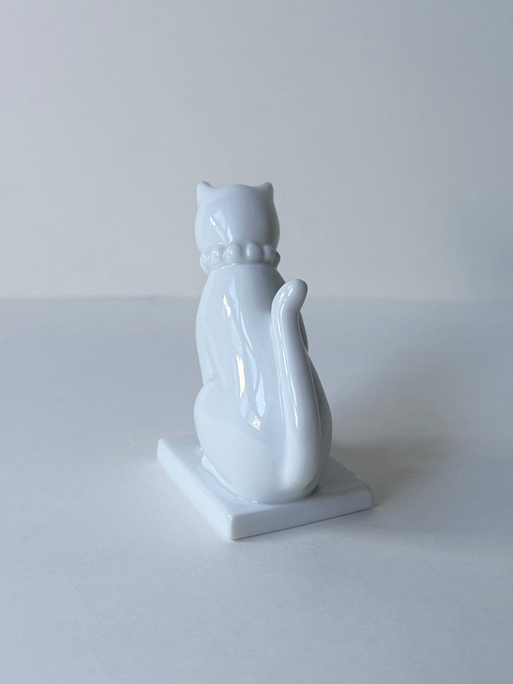 Vintage ceramic figurine｜金球白釉瓷貓貓